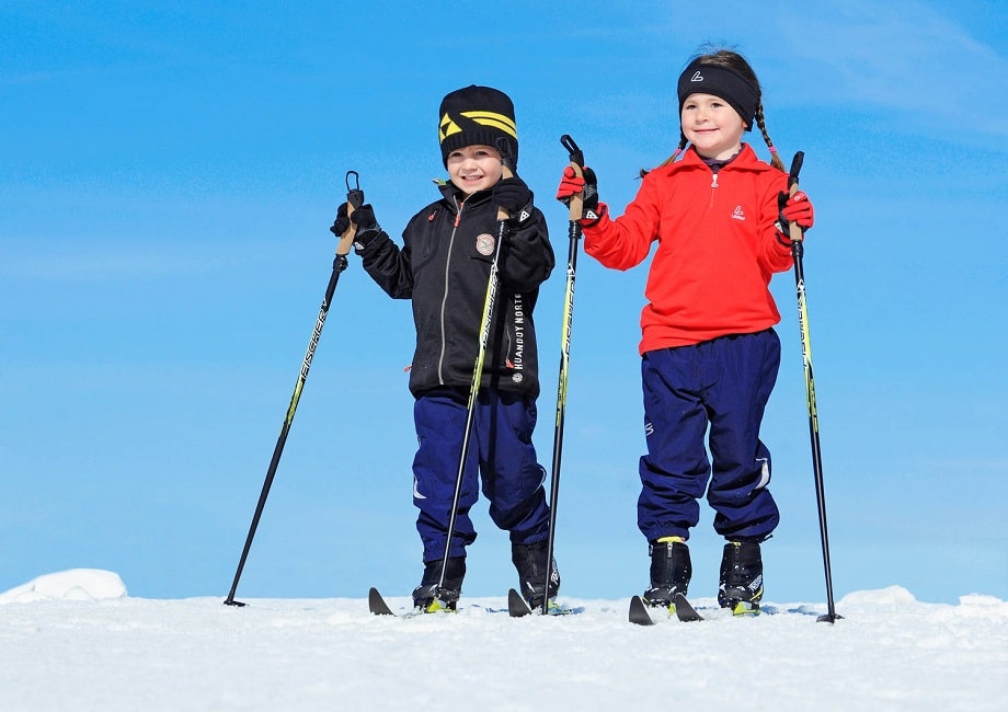 Лыжи для детей для катания.